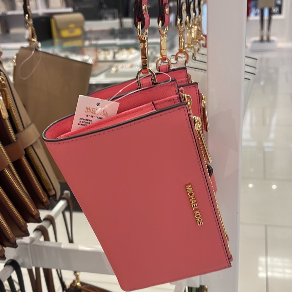 MICHAEL KORS LARGE DOUBLE ZIP WRISTLET WALLET PHONE CASE CLUTCH 
Tea Rose NWT